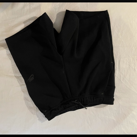 Nike | Shorts | Nike Standard Fit Above 
